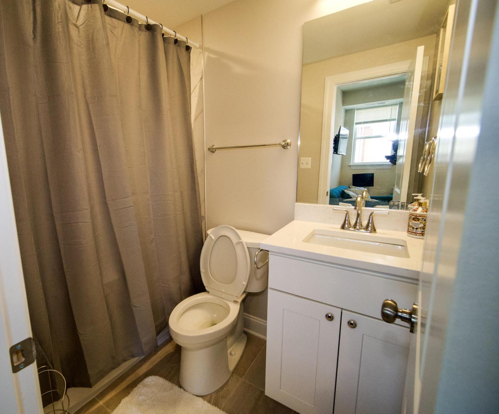 The Chey:Modern And Intimate Apartment Washington Exterior photo
